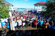 Peringati Hari Lingkungan Hidup, Gubernur Sulsel Tanam 1.000 Mangrove di Selayar