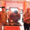 Wali Kota Munafri Teken Prasasti Peresmian Cetiya Zhen An Kong Makassar