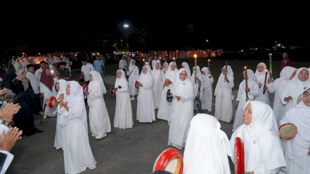 Pawai Obor Semarakkan Tahun Baru Islam 1448 Hijriah di Belopa