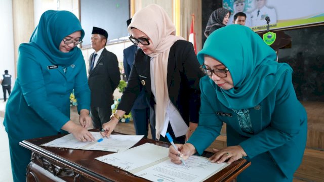 Bupati Barru Lantik Pengurus TP PKK Kecamatan dan Kelurahan se-Kabupaten Barru