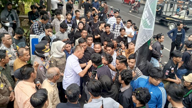 Mahasiswa HMI Demo DPRD Sulsel, Tolak Rekomendasi terhadap PT GMTD dan Dorong Hak Angket