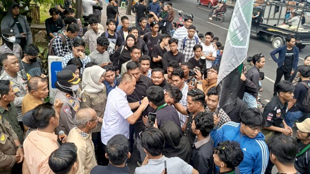 HMI Sulsel Desak Pemerintah Turunkan Harga BBM