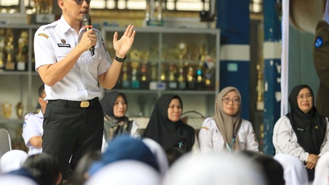 Pemerintah Kota Makassar mulai memperkuat perlindungan kesehatan siswa menyusul memburuknya kualitas udara akibat kabut asap yang menyelimuti kota.