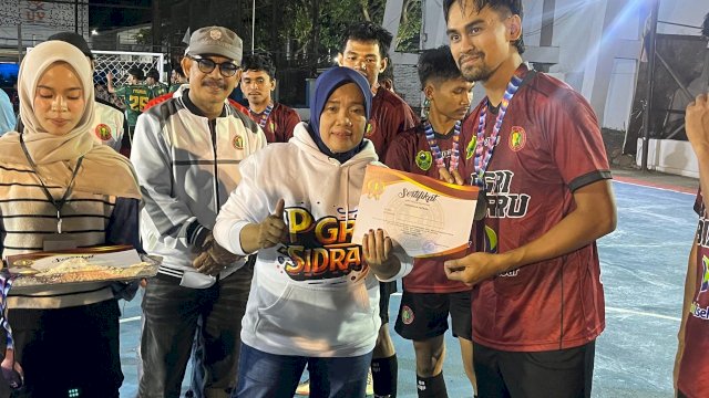 Bupati Syaharuddin Tinjau Lomba Pop Song Putri, Porsenijar PGRI Sulsel 2026 Makin Semarak di Sidrap