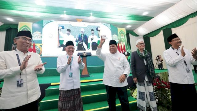 64 Tahun Berselang, Prabowo Ulangi Jejak Soekarno Tutup Muktamar NU