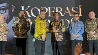 Gubernur Sulsel Andi Sudirman Raih Bakti Koperasi Nayaka Mahambara di Koperasi Awards 2026