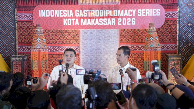 Munafri Tawarkan Makassar sebagai Gerbang Investasi Indonesia Timur di Hadapan 28 Negara