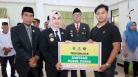 Pemda Barru BErsama Baznas dan BPJS Salurkan Bantuan Sosial