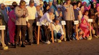Bupati Barru Bersama Cillelang Fishing Lepas Anak Penyu
