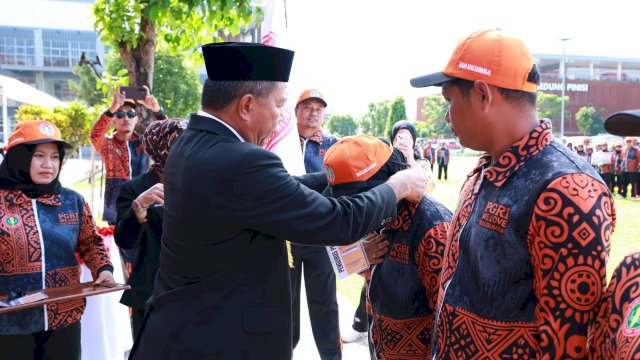 Bupati Andi Utta Lepas Kontingen Porsenijar, PGRI Bulukumba Bidik Tiga Besar
