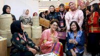 Dekranasda Bulukumba Memikat di TSM Makassar, Andi Herfida Ajak Bangga Gunakan Produk Lokal