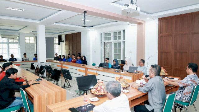 Sekda Barru Terima Aspirasi Mahasiswa, Revisi Perbup Beasiswa Jadi Fokus Audiensi