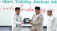 Salam Indonesia Warnai Muktamar V Wahdah Islamiyah, Wakil Wali Kota Makassar Salurkan Bantuan Pangan untuk Guru Mengaji