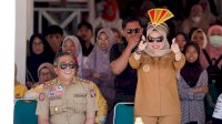 Gerak Jalan HUT ke-81 RI di Barru Berubah Jadi Panggung Kegembiraan, Bupati Andi Ina Traktir Es Krim Peserta