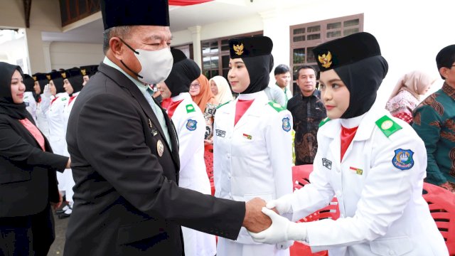 Bupati Andi Utta Kukuhkan 72 Paskibra Bulukumba, Formasi HUT ke-81 RI Dibuat Khusus