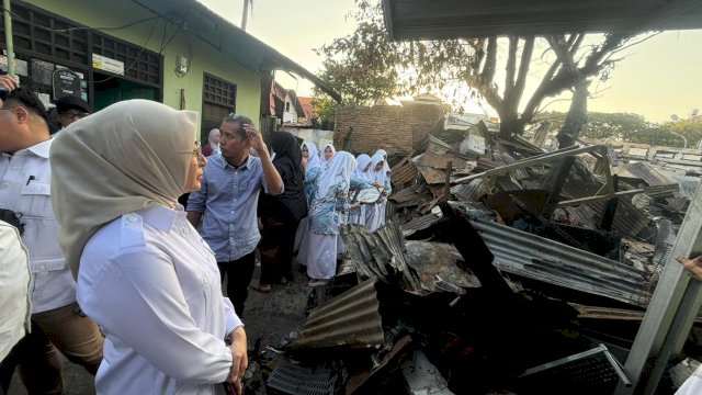 Gerindra Makassar Datangi Korban Kebakaran Asrama Kodam Mattoangin, Salurkan Bantuan Sembako