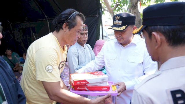 Munafri Temui Korban Kebakaran Asrama TNI, Pastikan Kebutuhan Dasar dan Layanan Kesehatan Terpenuhi