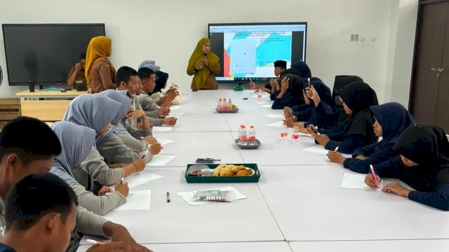 PIK Remaja Bekali Siswa Sekolah Rakyat Mario Kulo dengan Edukasi Pergaulan Sehat
