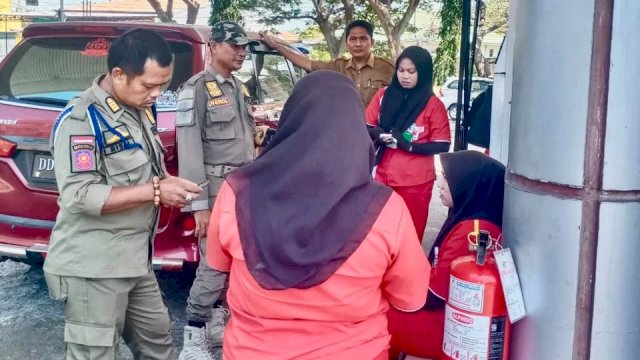 Jaga Ketertiban, Satpol PP Bulukumba Turunkan Personel ke Sejumlah SPBU