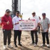 Gubernur Andi Sudirman Serahkan Rp8 Miliar untuk Masjid Terapung Pantai Merpati Bulukumba
