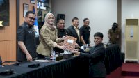 Bahas Dua Ranperda, Golkar Desak Pemprov Buka Potensi PAD Pertambangan dan Roadmap Jamkrida