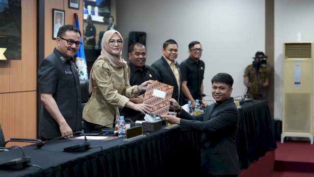 Bahas Dua Ranperda, Golkar Desak Pemprov Buka Potensi PAD Pertambangan dan Roadmap Jamkrida