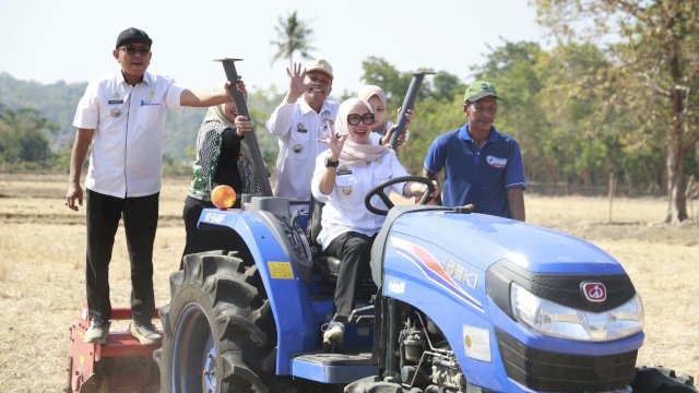 Mappalili di Cilellang, Andi Ina Tekankan Petani Hadapi Musim Tanam dengan Kebersamaan