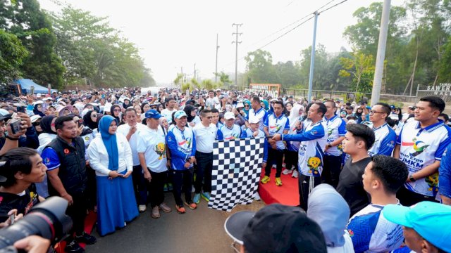 Tutup Harkopnas ke-79, Andi Sudirman Lepas Ribuan Peserta Jalan Sehat Anti Mager di Sorowako