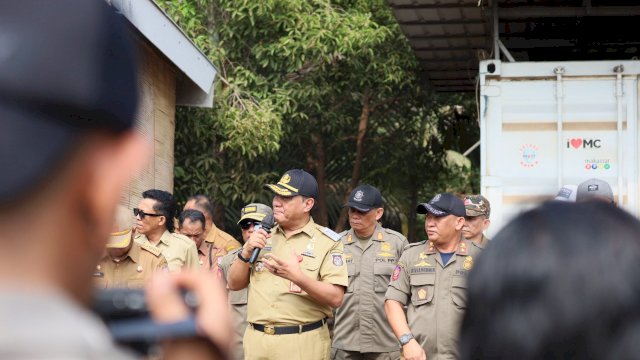 Puluhan Tahun Jadi Keluhan Warga, Pemkot Makassar Bantu Pindahkan Ternak Babi di Panaikang