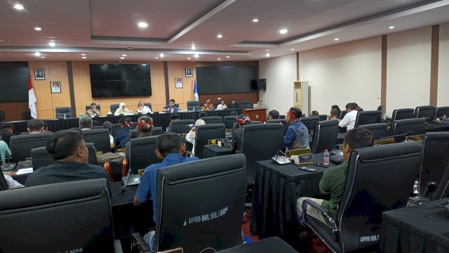 Harga Telur Anjlok, Komisi B DPRD Sulsel Bongkar Beban Peternak dari Hulu ke Hilir