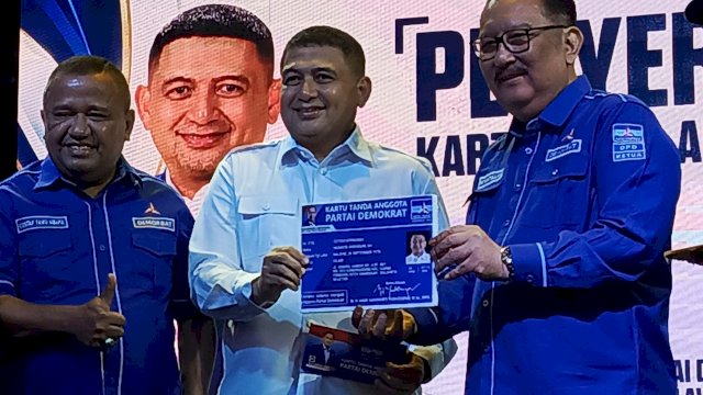 Munafri Resmi Terima KTA Demokrat, Ni&rsquo;matullah: Modal Besar dan Kekuatan Politik Baru