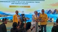 Wakili Kepala Daerah, Andi Ina Serahkan Plakat Penghargaan kepada Ahmad Doli Kurnia Tandjung