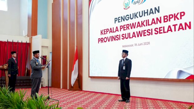 Gubernur Lantik Kepala bPKP Sulawesi Selatan