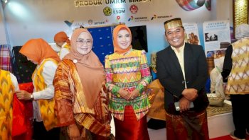 Dari Panggung PKK ke Pemberdayaan UMKM Sentuhan Sri Suparni di HUT PKK ke-55 di Makassar