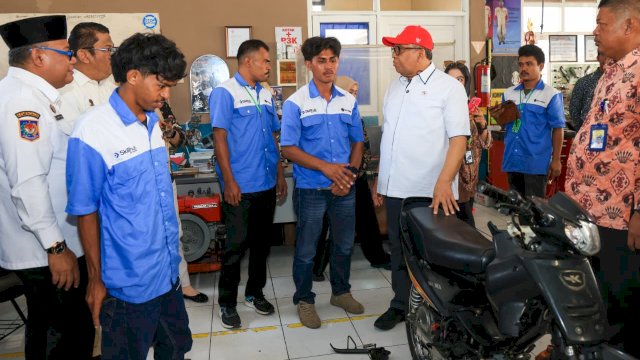 Kemnaker Bekali 416 Tenaga Kerja Maluku Utara, Wamenaker Dorong Lulusan Siap Masuk Dunia Kerja