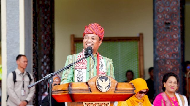 Hari Jadi Toraja Utara ke-18, Gubernur Sulsel Serahkan Bantuan Rp10 Miliar dan Tegaskan Pembangunan Harus Menjangkau Pelosok