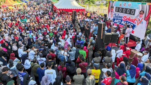 Ribuan Warga Berbaur di Jalan Sehat Anti Mager, Andi Sudirman: Rawat Harmoni dalam Keberagaman