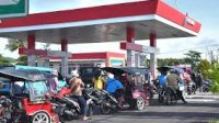 Antrean BBM Mengular, Gubernur Sulsel Perketat Pengawasan: Kendaraan Nakal Terancam Diblokir