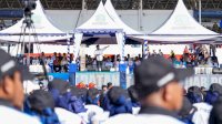 72 Ribu Guru Padati Stadion Ganggawa, Gubernur Sulsel Tekankan Kesejahteraan dan Peran Strategis Guru